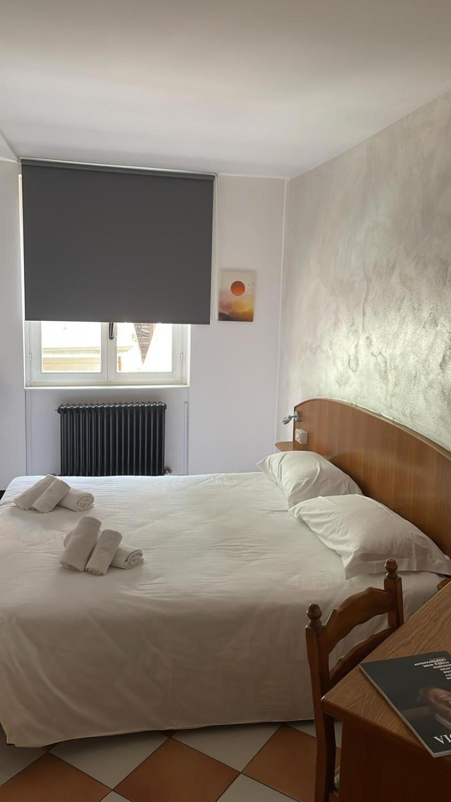 Hotel Montecodeno Варена Екстериор снимка