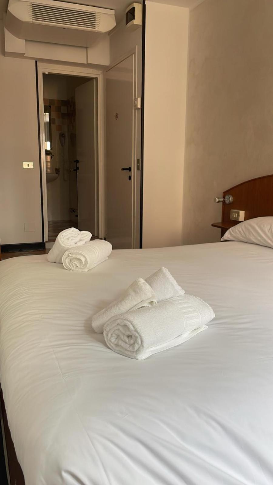 Hotel Montecodeno Варена Екстериор снимка