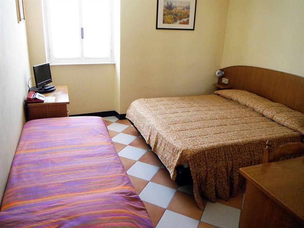 Hotel Montecodeno Варена Екстериор снимка