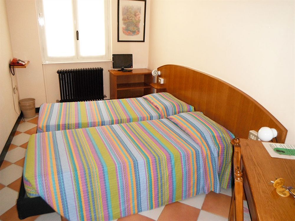 Hotel Montecodeno Варена Екстериор снимка